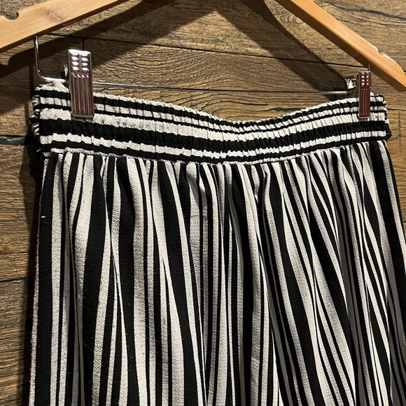 Wide leg flared striped pants culottes - Picture 7 of 11